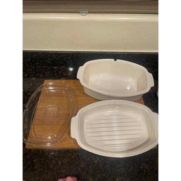 RARE Rubbermaid 4 Qt Oval Roaster Microwave Cookware - Picture 3 of 9
